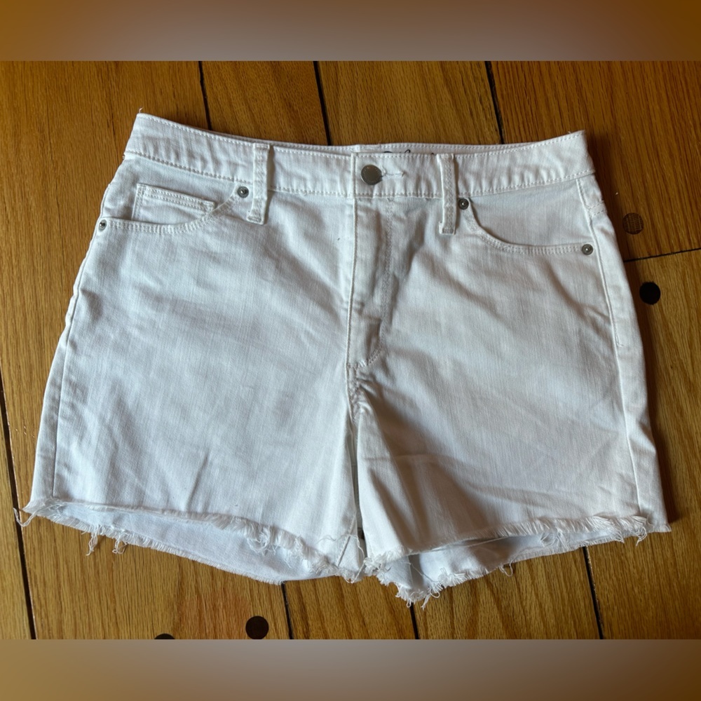 Women’s White, cut off Jean Short